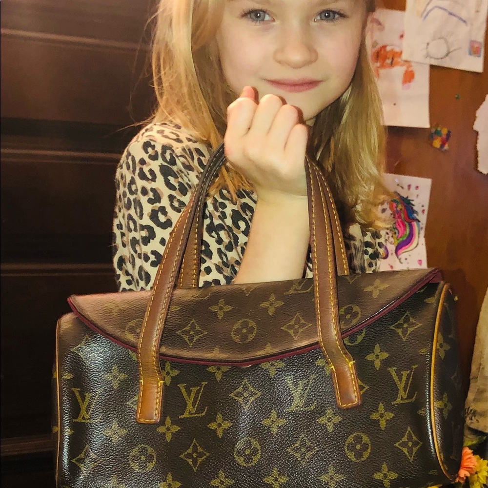 🏵🏵🏵AUTHENTIC LOUIS VUITTON SONATINE BAG- MONOGRAM 🏵🏵🏵SALE TODAY ONLY🥰🥰🥰
